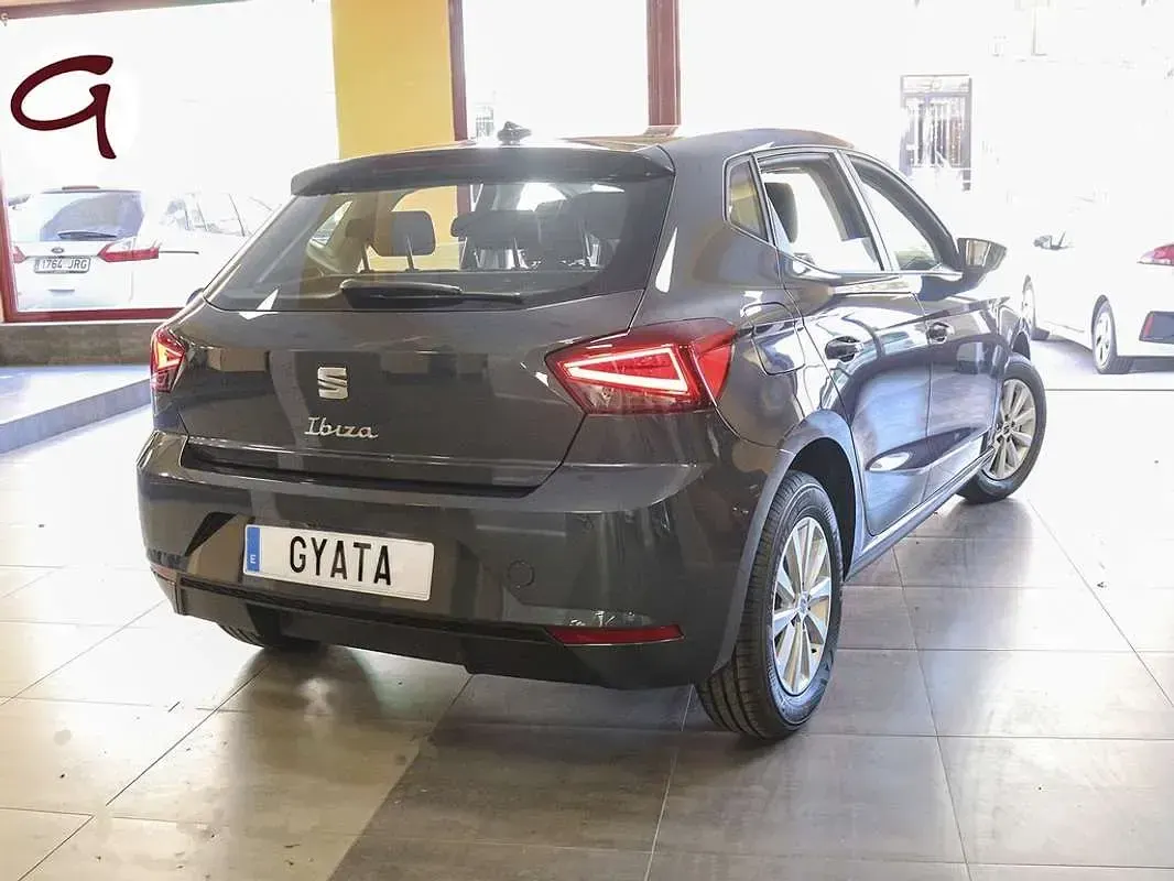Usado Seat Ibiza Style 116 CV (85 kW) 2025 Gris Utilitario