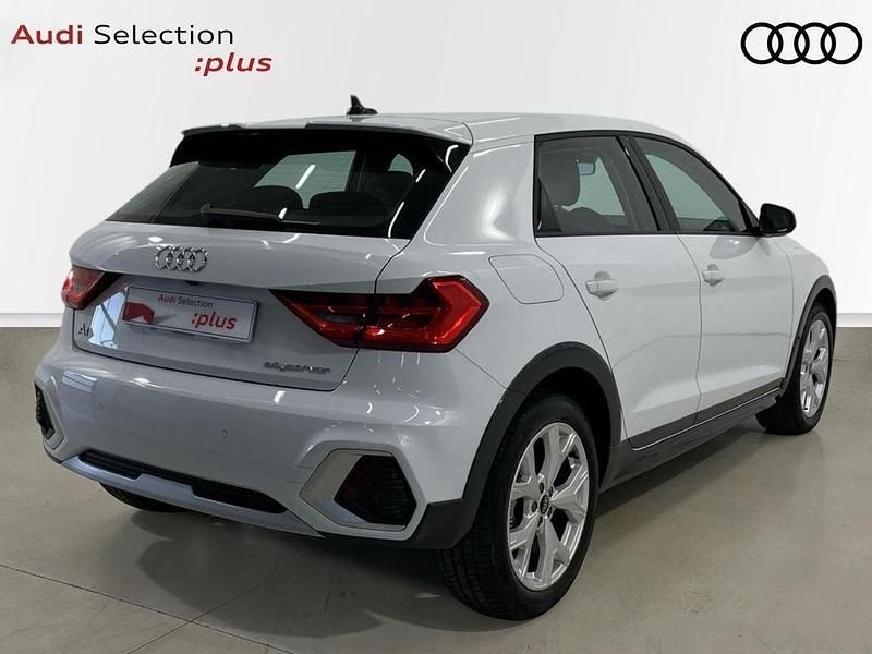 Usado Audi A1 Comfort 150 CV (110 kW) 2022 Blanco SUV