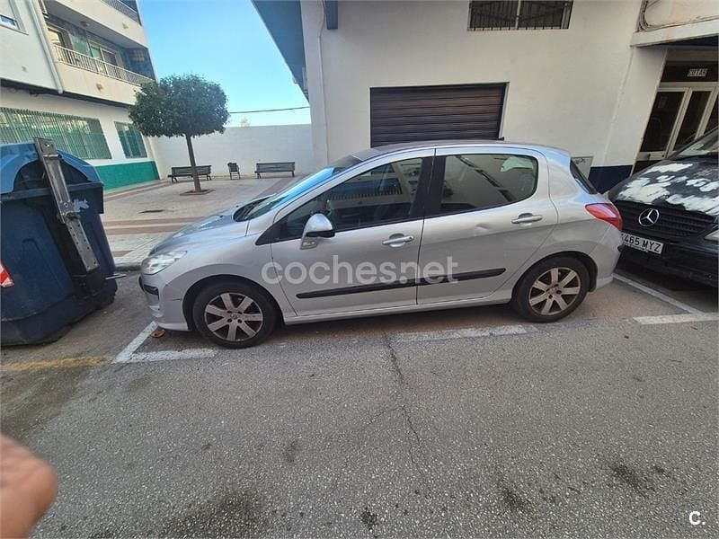 Usado Peugeot 308 110 CV (80 kW) 2007 Gris / plata Utilitario