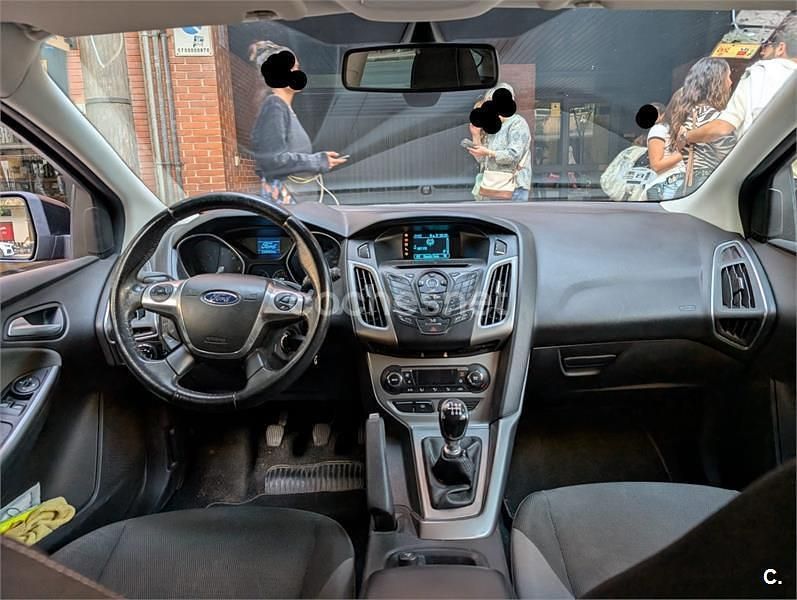 Używany Ford Focus Trend 115 KM (84 kW) 2012 Czarny Sedan/Limuzyna