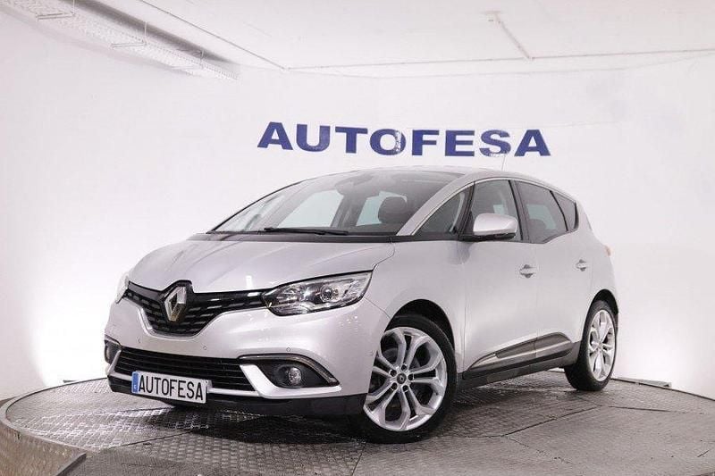 Usado Renault Scénic IV Business 120 CV (88 kW) 2019 Plata Monovolumen
