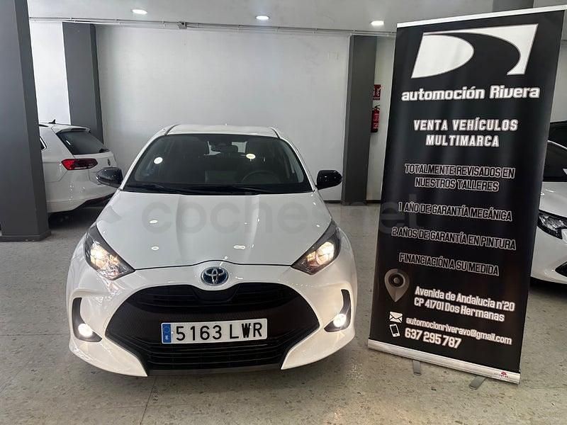 Usado Toyota Yaris Hybrid Business Edition 116 CV (85 kW) 2022 Blanco Berlina