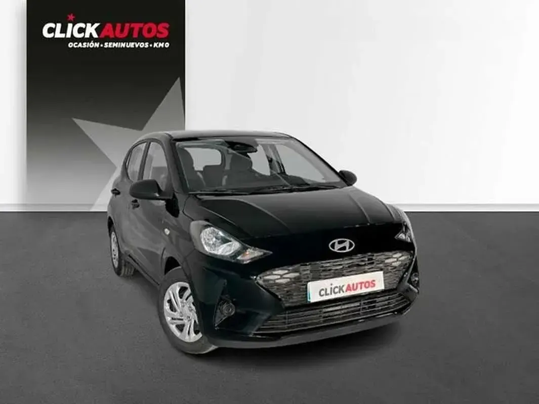 Usado Hyundai i10 67 CV (49 kW) 2024 Negro Utilitario