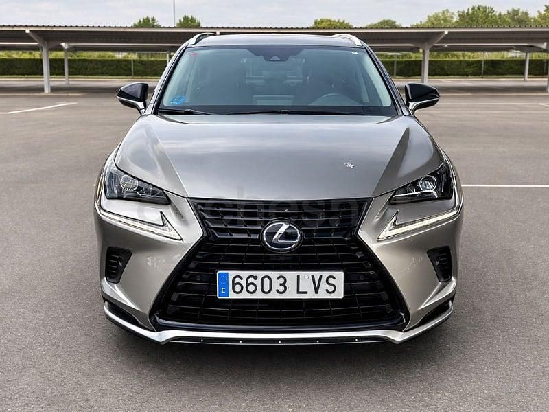 Usado Lexus NX300h 197 CV (144 kW) 2022 Gris / plata SUV