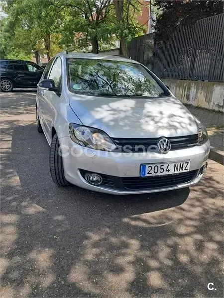 Usado VW Golf Plus Cross Advance 105 CV (77 kW) 2012 Gris / plata Monovolumen