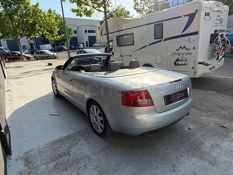 Usado Audi A4 Cabriolet 220 CV (161 kW) 2005 Gris / plata Descapotable