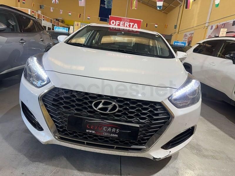 Usado Hyundai i40 115 CV (84 kW) 2019 Blanco Berlina