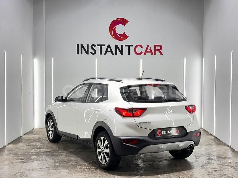 Usado Kia Stonic 100 CV (73 kW) 2022 Blanco SUV