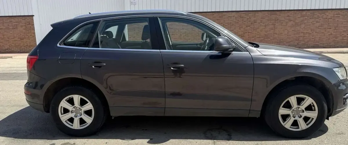 Usado Audi Q5 170 CV (125 kW) 2010 Gris SUV