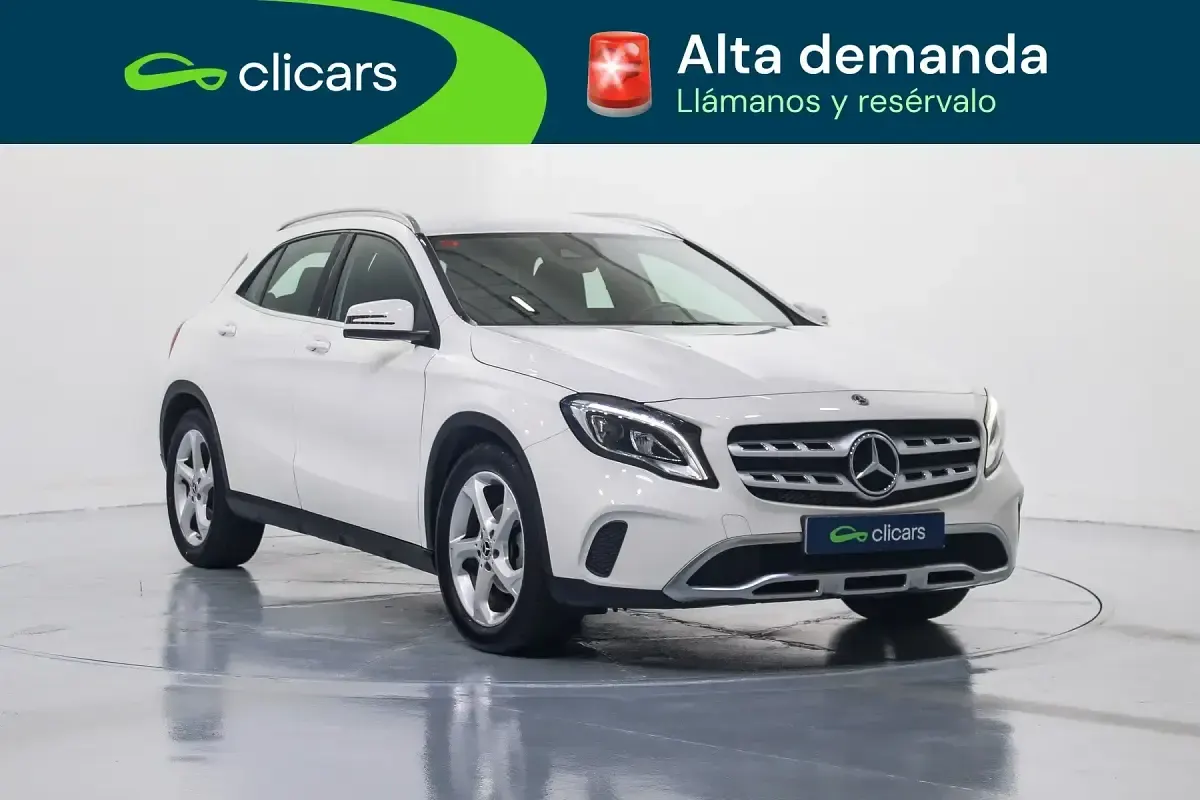 Usado Mercedes GLA180 122 CV (89 kW) 2019 Blanco SUV