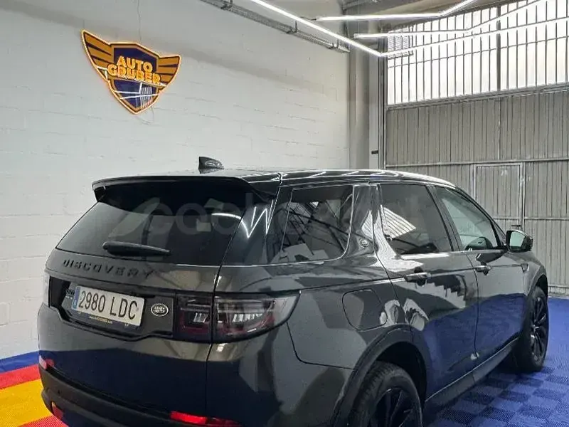 Begagnad Land Rover Discovery Sport R-Dynamic 240 HK (176 kW) 2019 Grå SUV