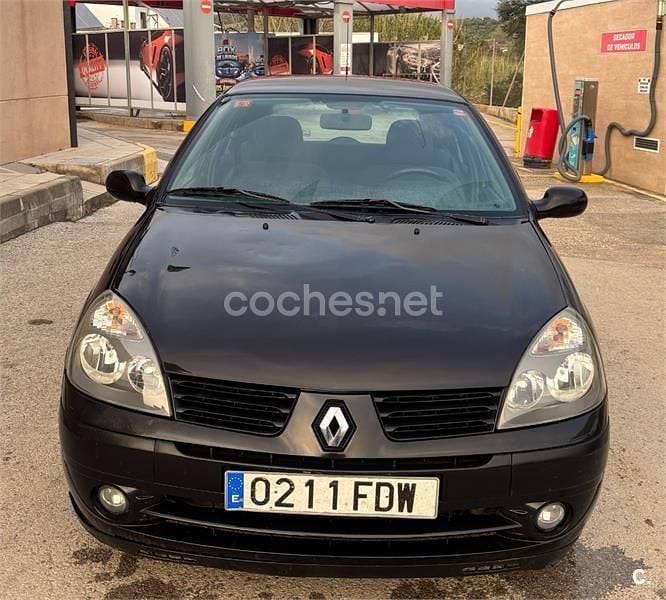 Usado Renault Clio II Authentique 75 CV (55 kW) 2006 Negro Berlina