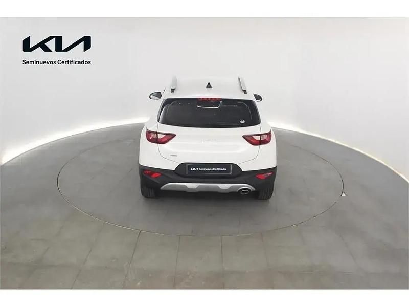 Usado Kia Stonic 100 CV (73 kW) 2025 Blanco SUV