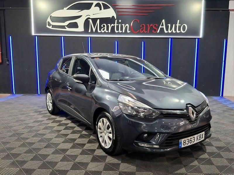 Usado Renault Clio IV Life 75 CV (55 kW) 2017 Gris / plata Berlina