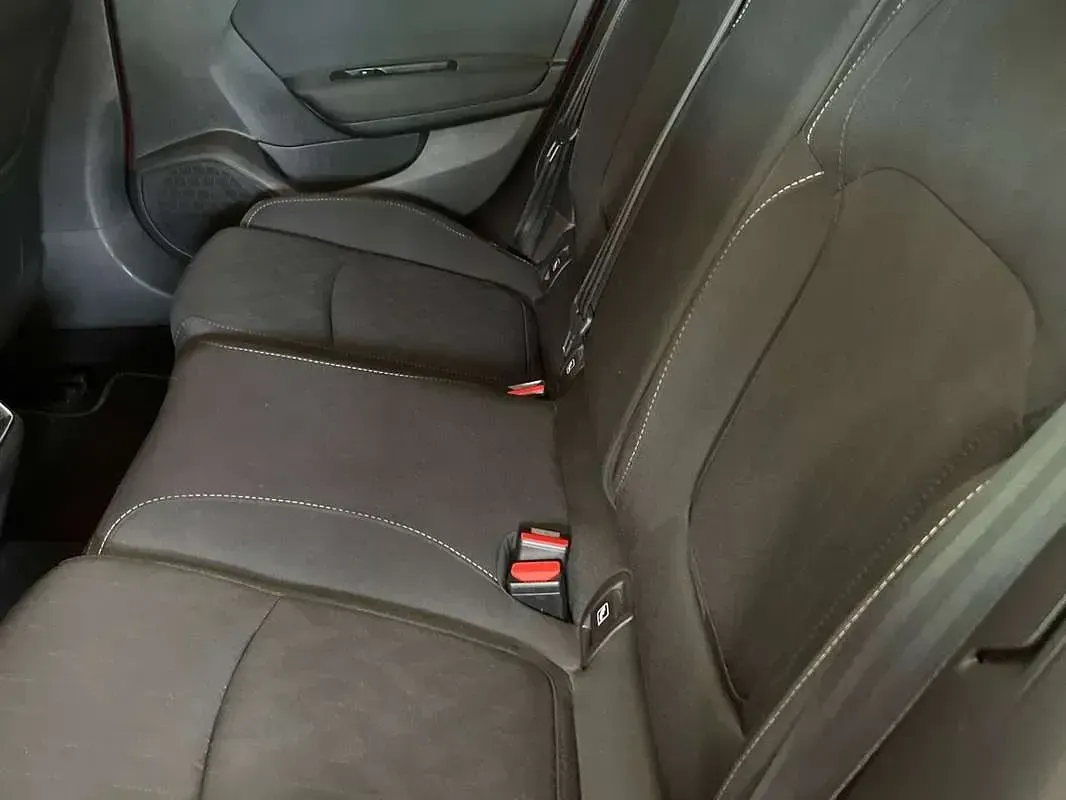 Usado Renault Mégane IV LIMITED 140 CV (102 kW) 2019 Rojo Utilitario