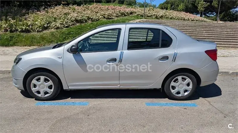 Usado Dacia Logan Ambiance 90 CV (66 kW) 2013 Gris / plata Berlina