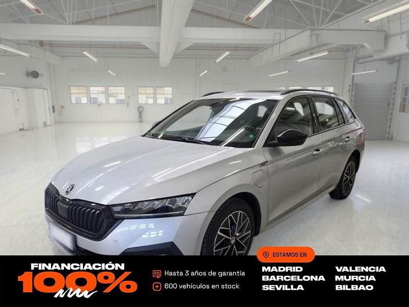 Usado Skoda Octavia 204 CV (150 kW) 2022 Gris Familiar