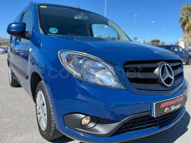Usado Mercedes Citan 109 90 CV (66 kW) 2018 Azul Familiar