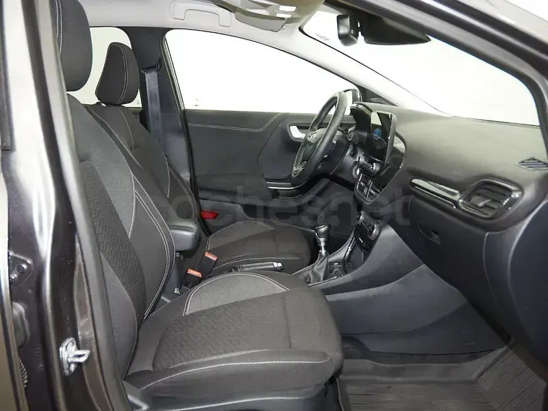 Usado Ford Puma Titanium 125 CV (91 kW) 2022 Gris / plata SUV