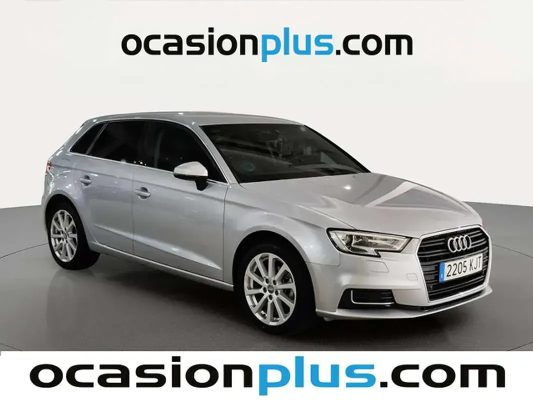 Usado Audi A3 Sportback Design 116 CV (85 kW) 2018 Plateado Utilitario