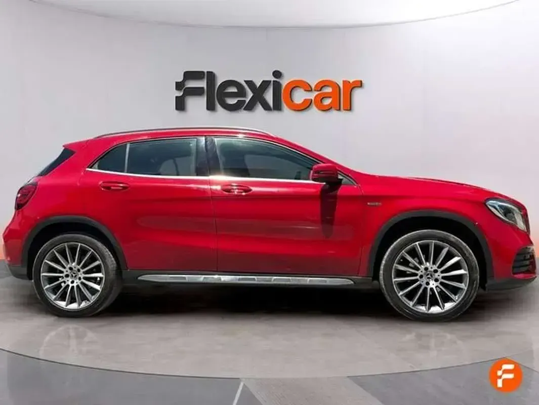 Usado Mercedes GLA200 156 CV (114 kW) 2020 Rojo SUV