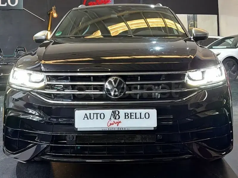 Usado VW Tiguan R 320 CV (235 kW) 2023 Negro SUV