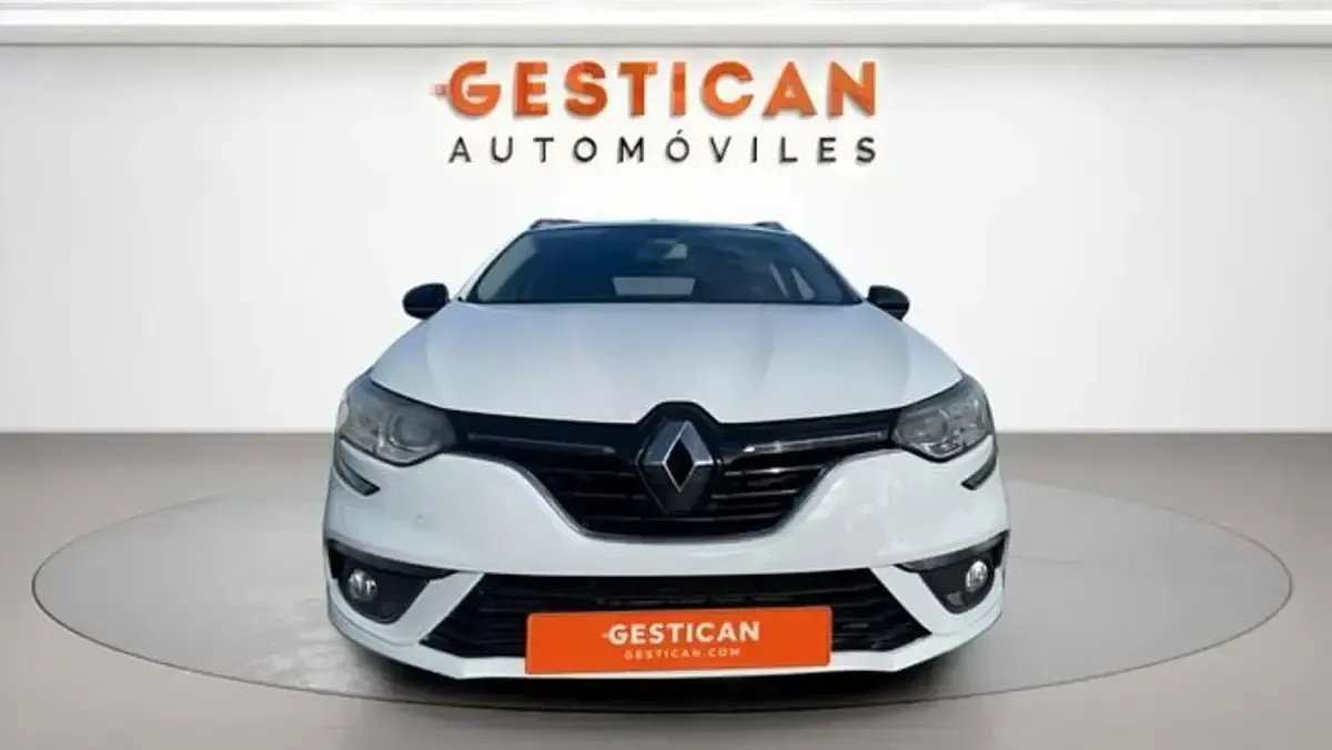 Usado Renault Mégane GrandTour Zen 116 CV (85 kW) 2019 Blanco Familiar