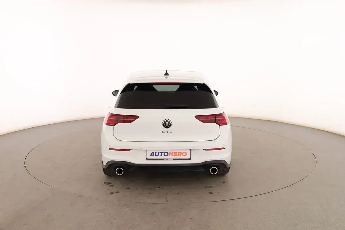 Usado VW Golf VIII GTI 245 CV (180 kW) 2020 Blanco Berlina