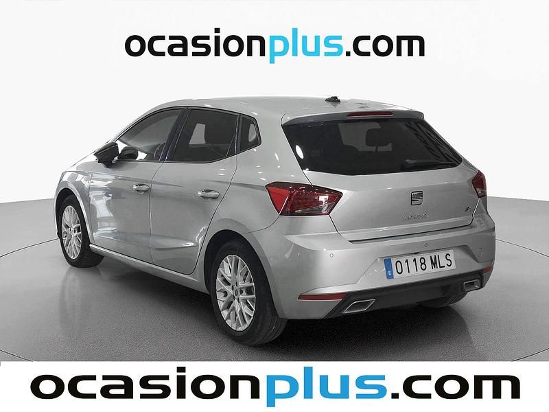 Usado Seat Ibiza FR 110 CV (80 kW) 2023 Gris plata Utilitario