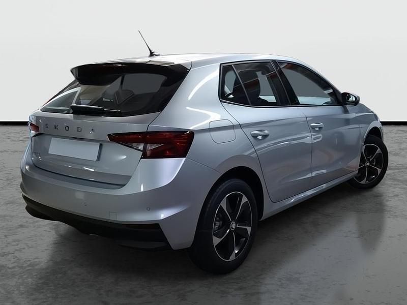 Nuevo Skoda Fabia Selection 95 CV (69 kW) 2025 Plata brilliant metalizado Utilitario