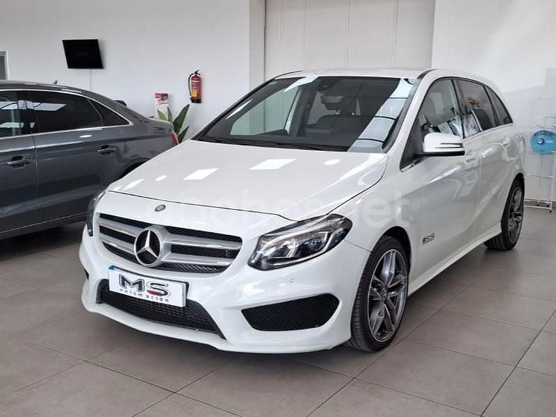 Usado Mercedes B200 AMG line 136 CV (100 kW) 2016 Blanco Monovolumen