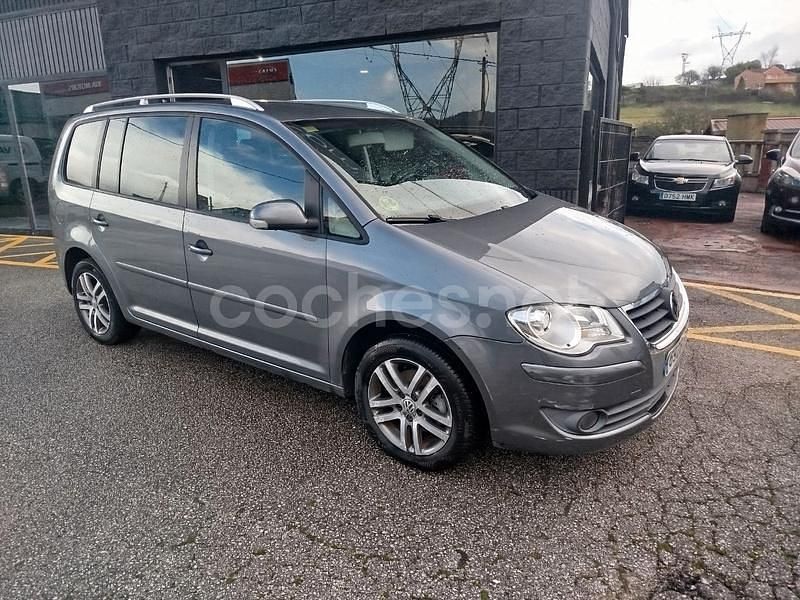 Usado VW Touran Edition 105 CV (77 kW) 2007 Marrón Monovolumen