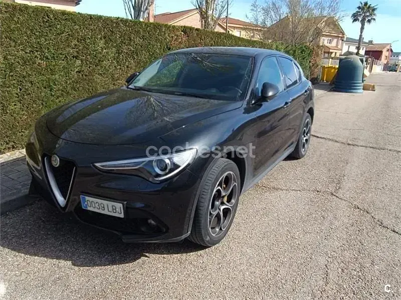 Usado Alfa Romeo Stelvio Executive 210 CV (154 kW) 2019 Negro SUV