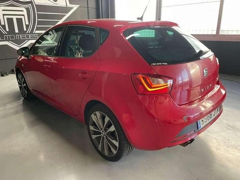 Usado Seat Ibiza Crono 150 CV (110 kW) 2017 Rojo Coupe