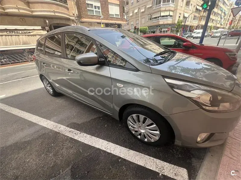 Usado Kia Carens 135 CV (99 kW) 2014 Negro Monovolumen