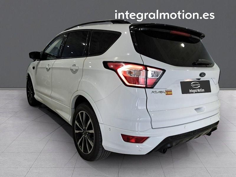 Usado Ford Kuga ST-Line 150 CV (110 kW) 2019 Blanco SUV