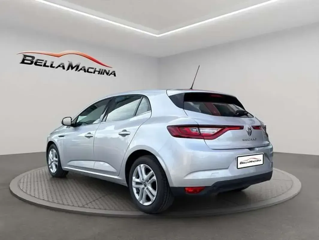 Usado Renault Mégane IV Business 95 CV (69 kW) 2021 Gris Utilitario