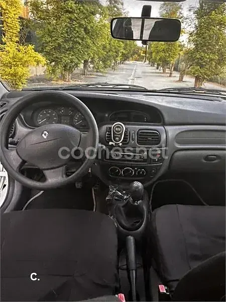 Usado Renault Mégane 95 CV (69 kW) 1999 Blanco Berlina
