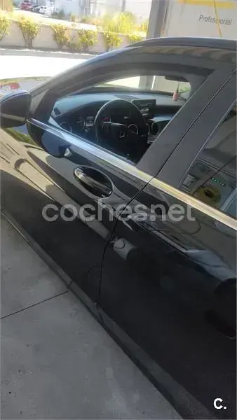 Usado Mercedes 200 75 CV (55 kW) 1993 Negro Familiar