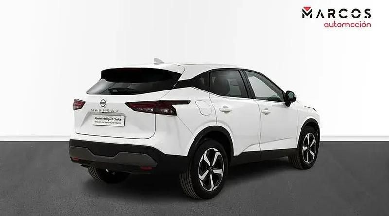Usado Nissan Qashqai N-Connecta 158 CV (116 kW) 2023 Blanco everest (solido) negro SUV