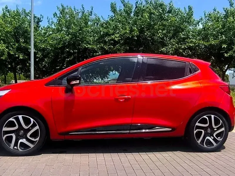 Usado Renault Clio IV Expression 90 CV (66 kW) 2013 Rojo Berlina