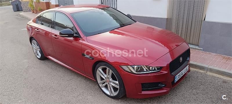Granate Usado 2016 Jaguar XE R-Sport Berlina | 14.999 € (Caro) - Imagen 1/4