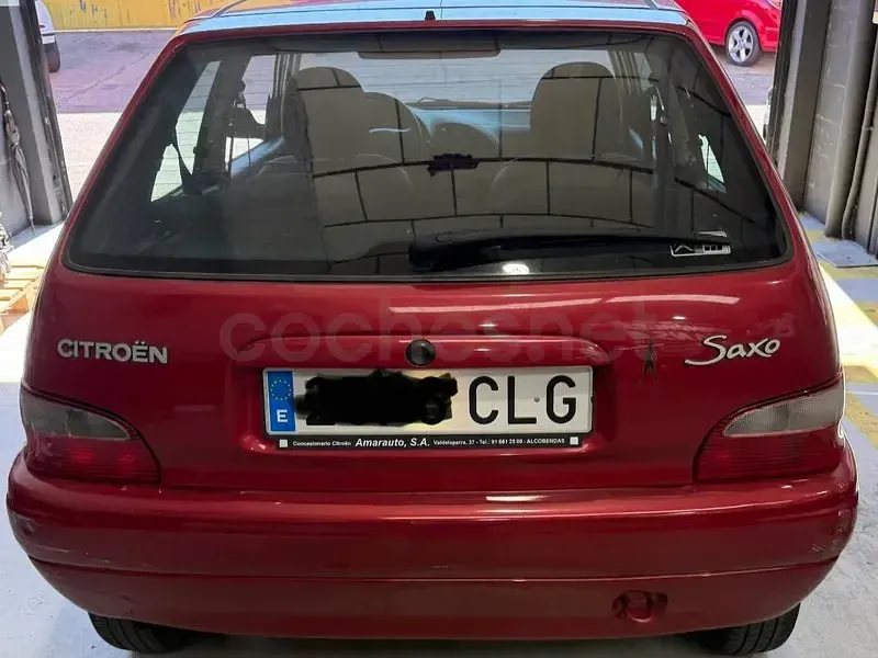 Usado Citroën Saxo Furio 58 CV (42 kW) 2003 Granate Utilitario