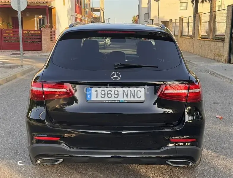 Usado Mercedes GLC250 204 CV (150 kW) 2017 Negro SUV