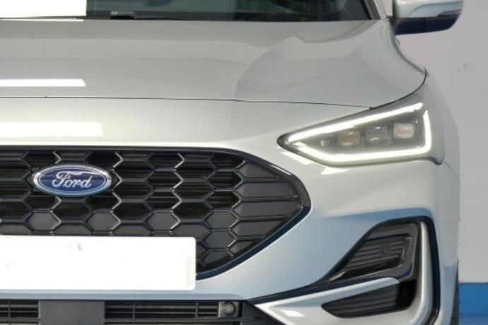 Begagnad Ford Focus ST-Line X 125 HK (91 kW) 2024 Silver Halvkombi
