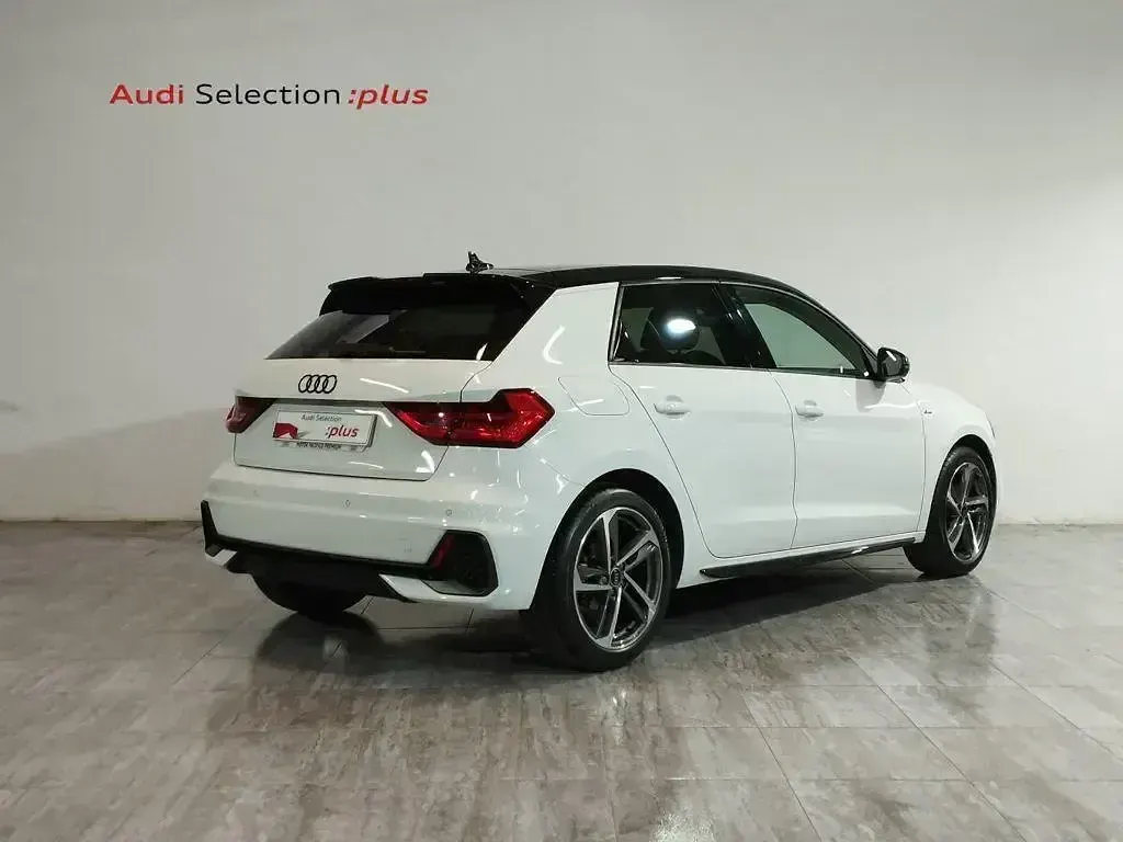 Usado Audi A1 Black Edition 116 CV (85 kW) 2025 Blanco SUV