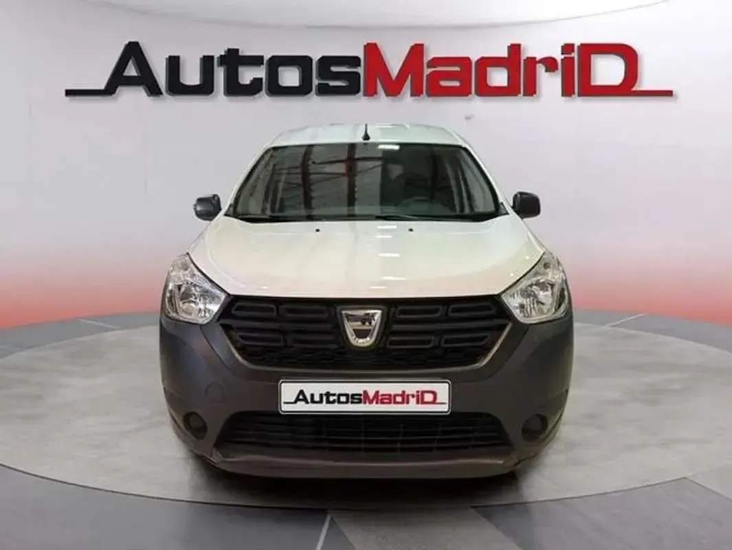 Usado Dacia Dokker Essentiel 109 CV (80 kW) 2021 Blanco Monovolumen