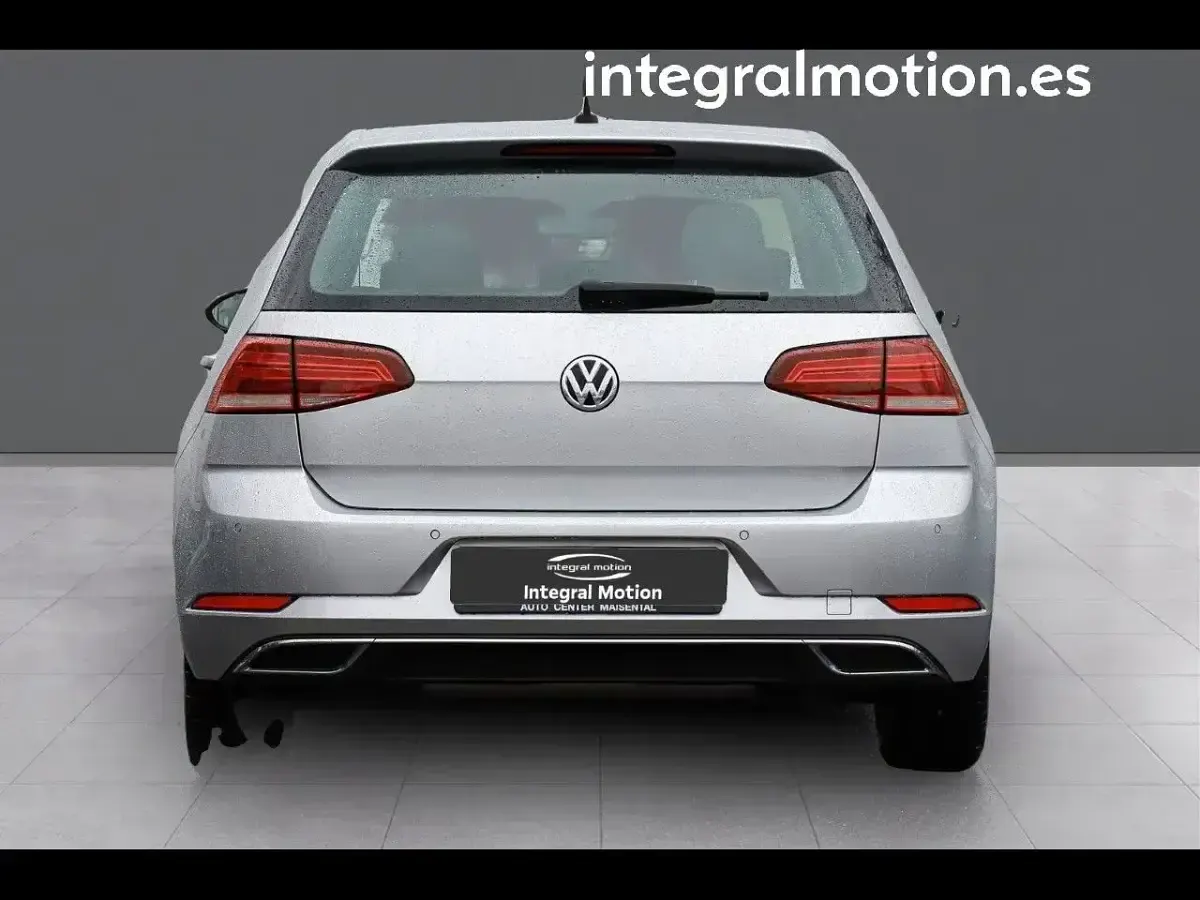 Usado VW Golf VII Advance 149 CV (109 kW) 2018 Gris
