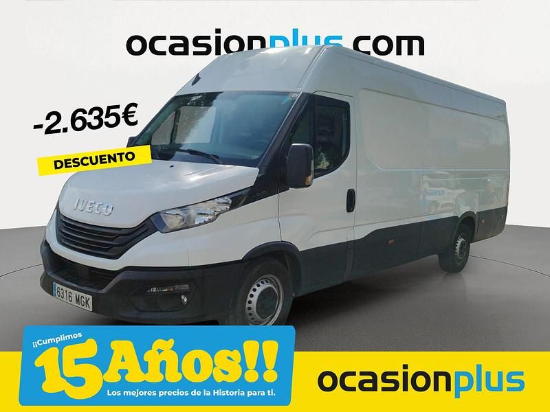 Blanco Usado 2023 Iveco Daily Berlina | 28.990 € (Un poco caro) - Imagen 1/4