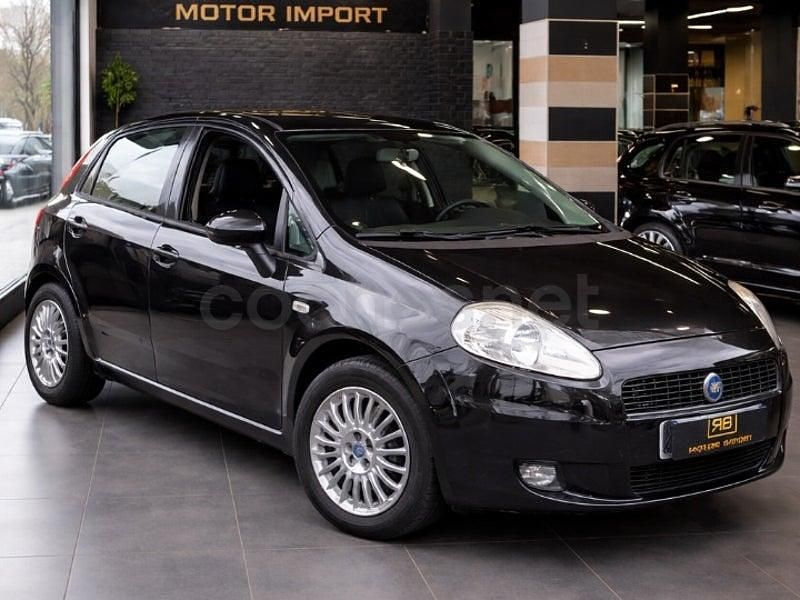 Usado Fiat Punto Feel 70 CV (51 kW) 2007 Negro Utilitario